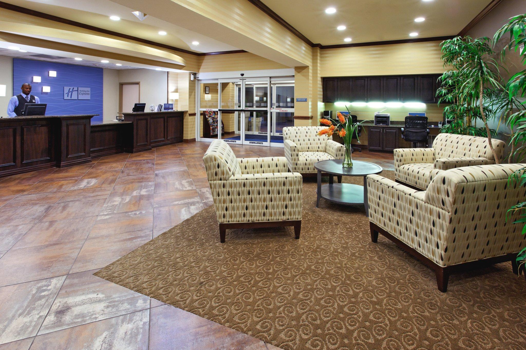 Holiday Inn Express Hotel & Suites Cleburne By Ihg Exterior photo