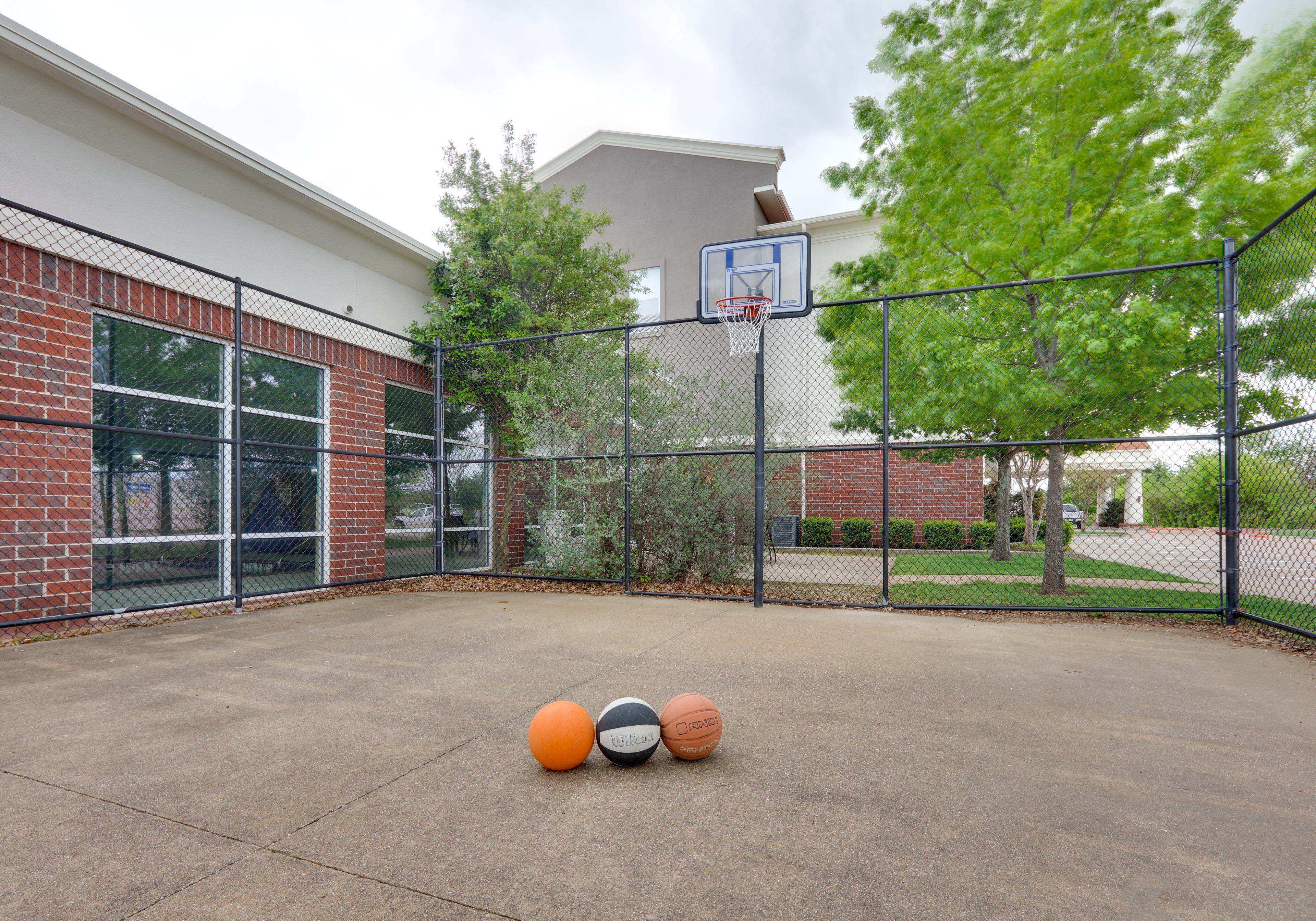 Holiday Inn Express Hotel & Suites Cleburne By Ihg Exterior photo